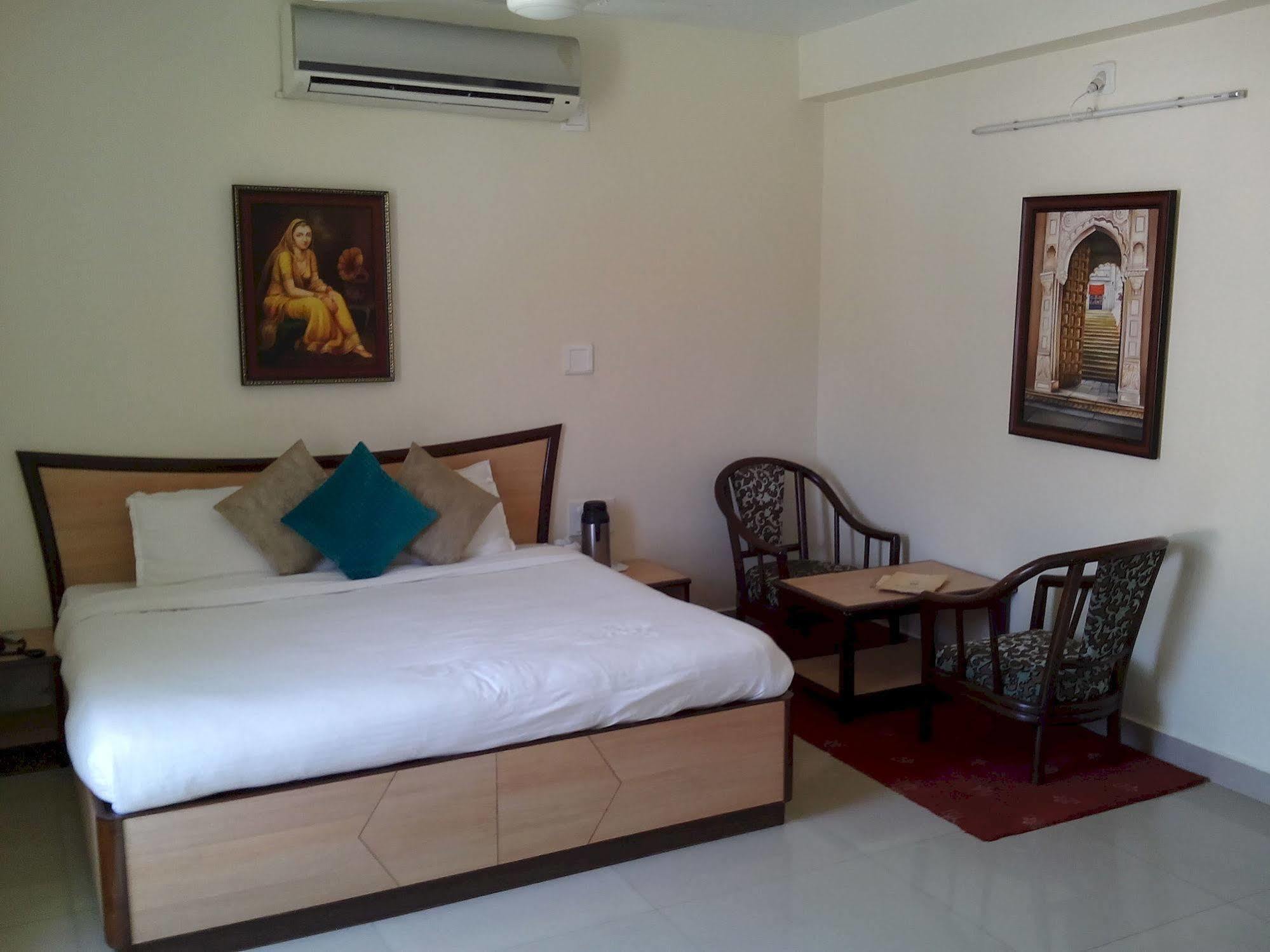 Hotel Karnavati Mount Abu Dış mekan fotoğraf